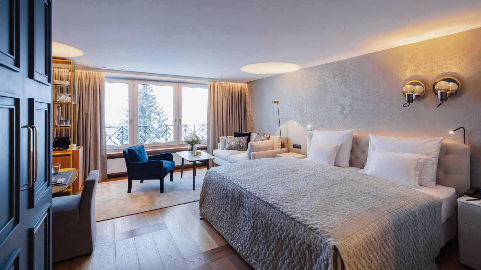 Luxury-Ski-Hotel-Zurs-Zurserhof-Oxford-Ski-Bedroom (6).jpg