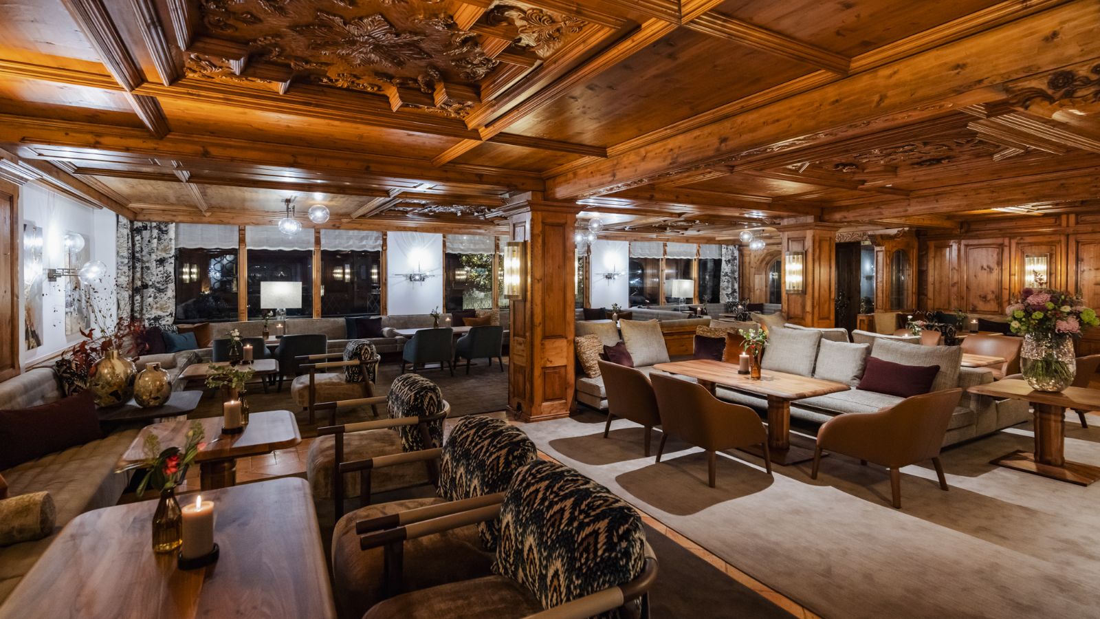 Luxury-Ski-Hotel-Zurs-Zurserhof-Oxford-Ski-Bar2.jpg
