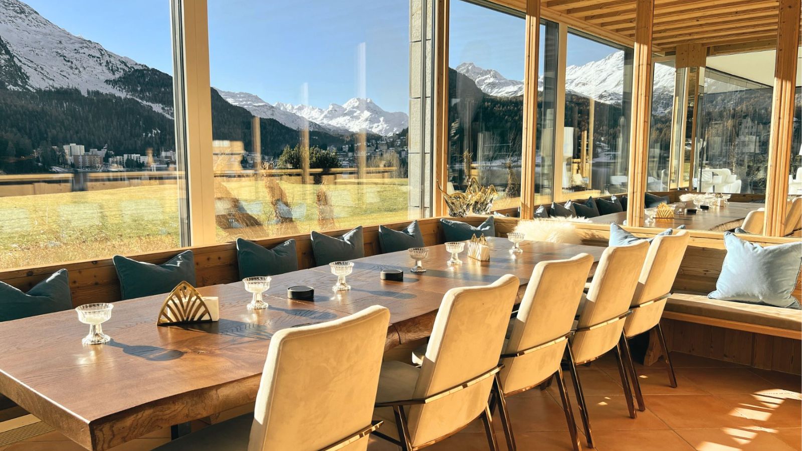 Luxury-Ski-Chalet-St-Moritz-The-Residence-Oxford-Ski-Dining.jpg