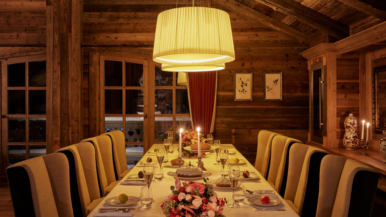 Luxury-Ski-Chalet-Courchevel-1850-Chalet-Ormello-Oxford-Ski-Dining.jpg