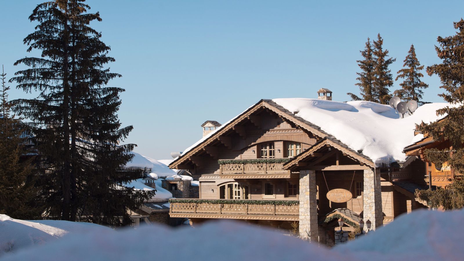 Luxury-Ski-Chalet-Courchevel-1850-Chalet-Ormello-Oxford-Ski-Exterior.jpg