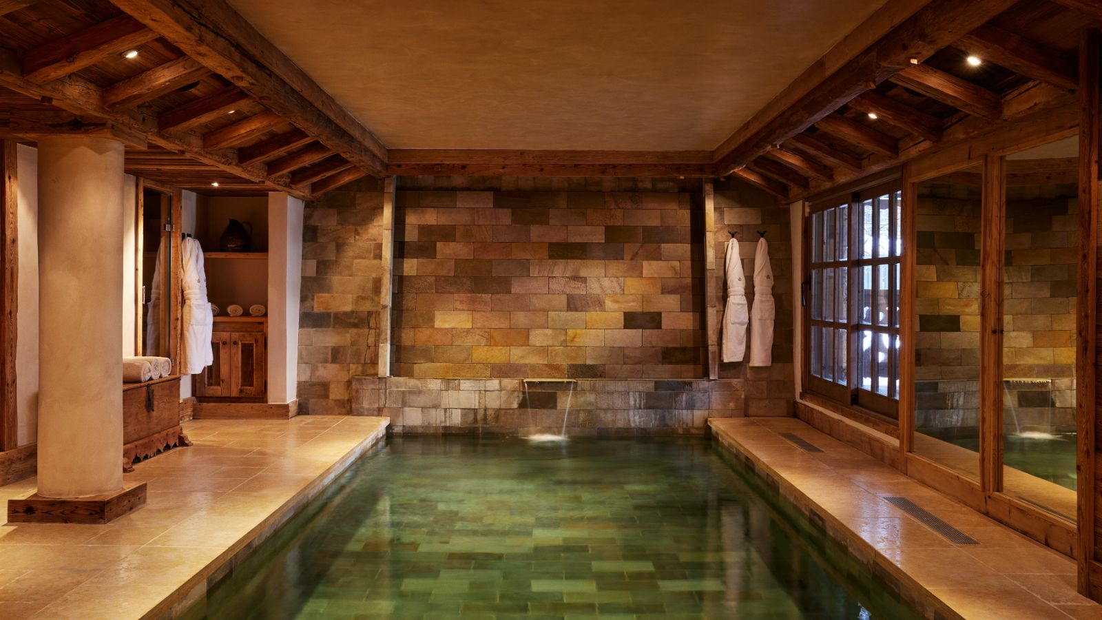 Luxury-Ski-Chalet-Courchevel-1850-Chalet-Ormello-Oxford-Ski-Pool.jpg