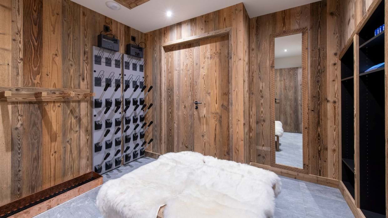 Luxury-Ski-Chalet-Val-D-Isere-Chalet-1850-Oxford-Ski-Ski-Room.jpg