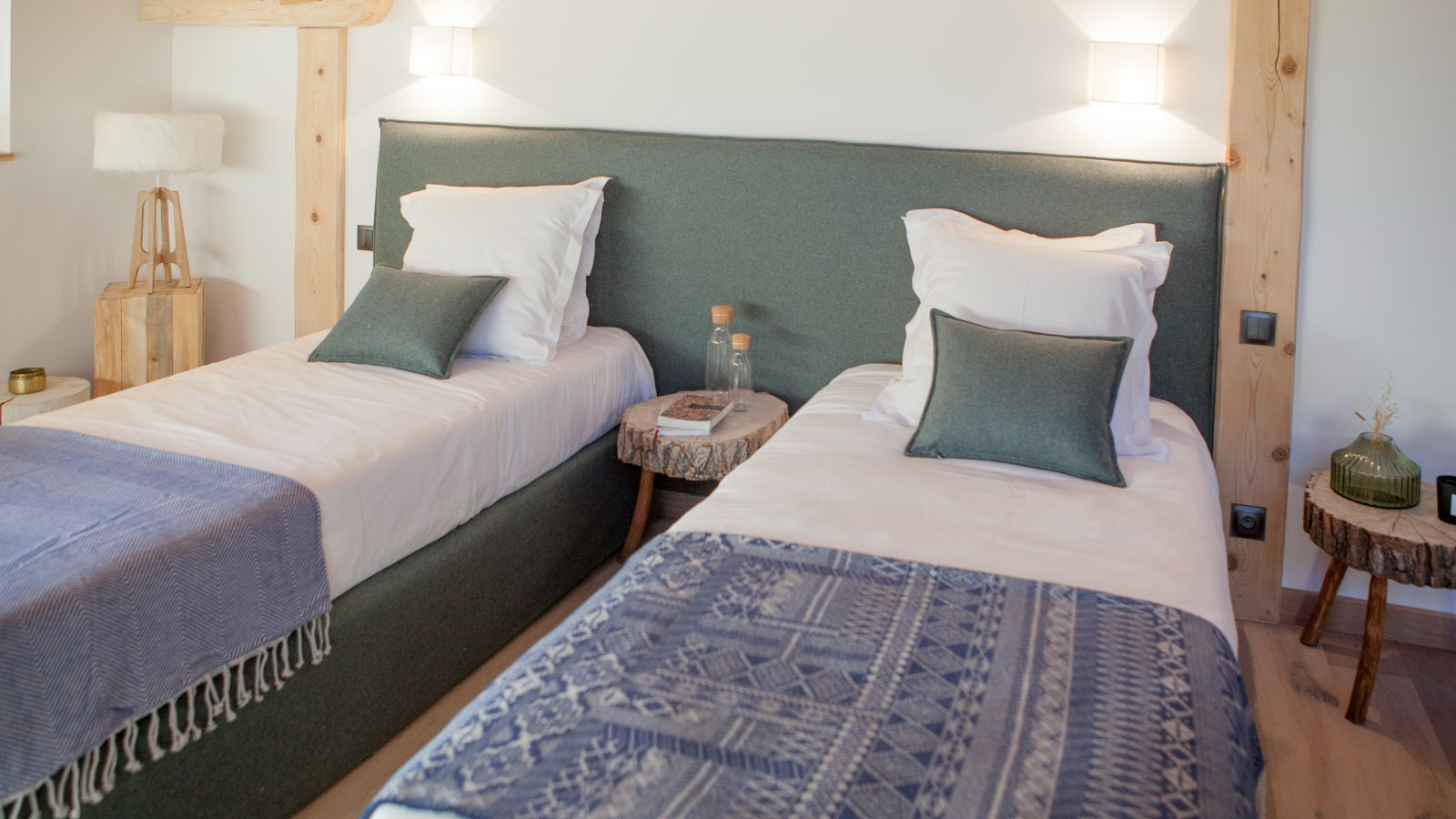 Luxury-Ski-Chalet-Les-Arcs-Chalet-21FORTY-Oxford-Ski-Bedroom (21).jpg