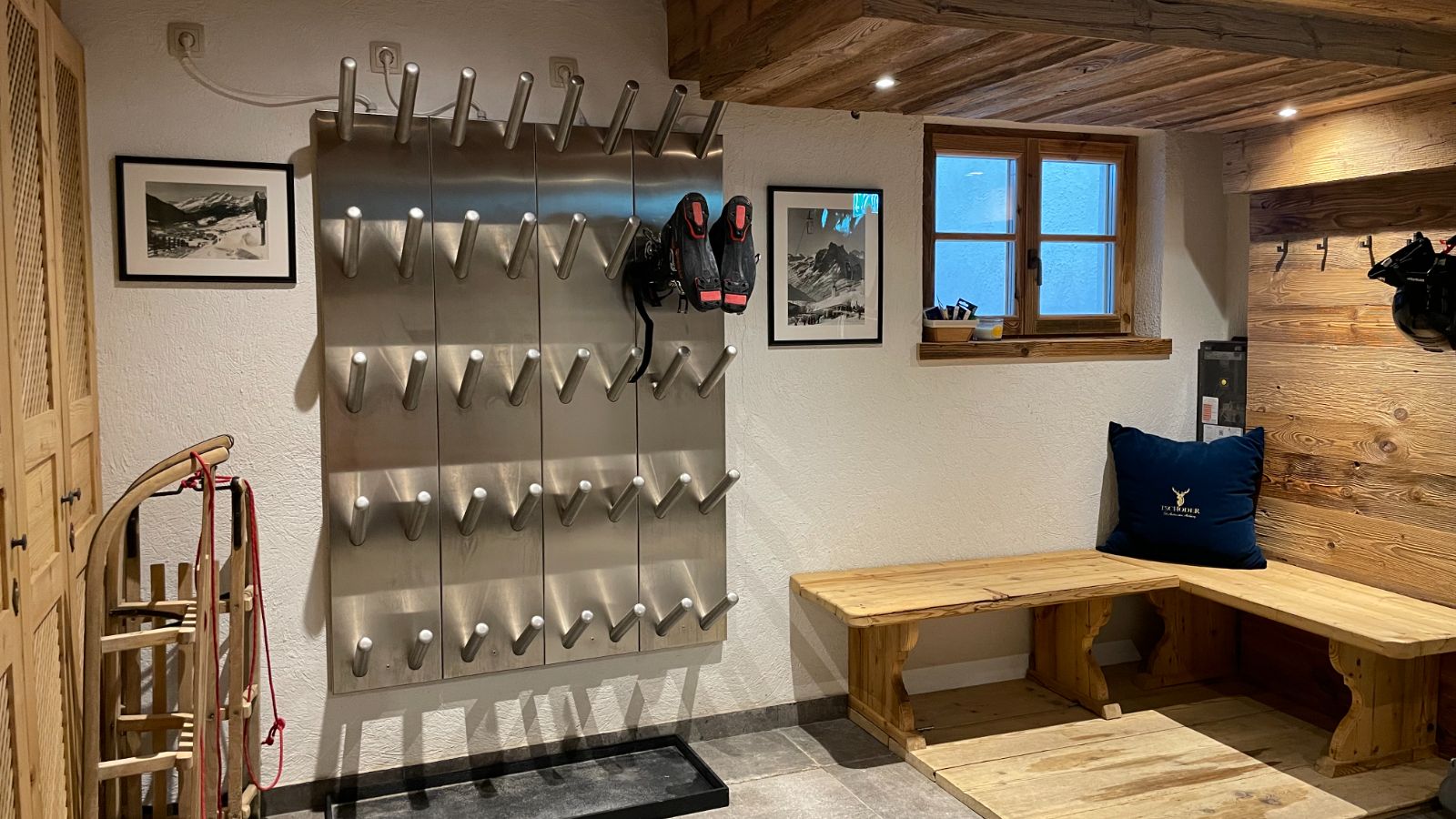 Luxury-ski-chalet-Stanton-tschoder-oxford-ski-boot.jpeg