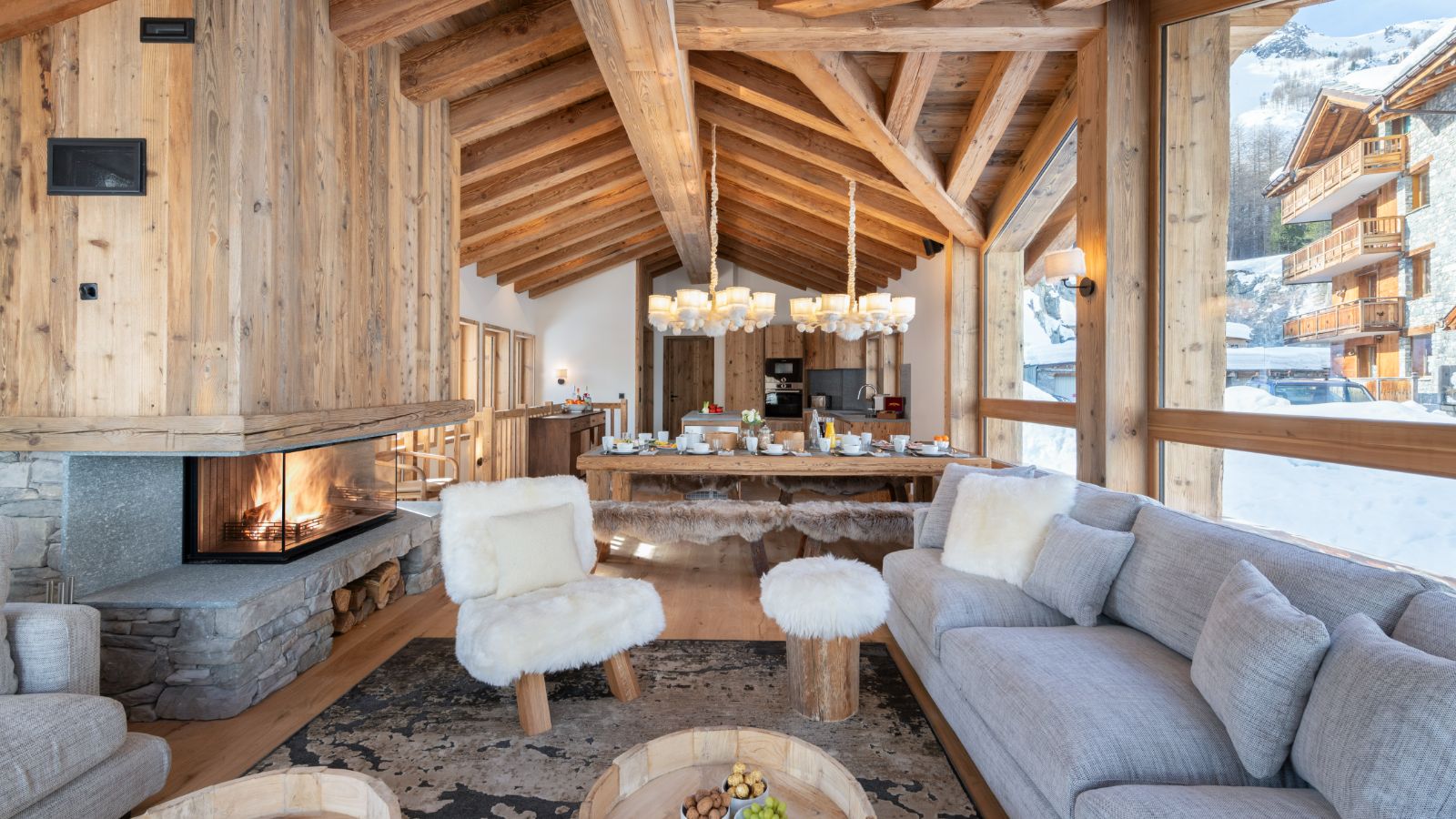 Luxury-Ski-Chalet-Val-d-Isere-Chalet-1855-Oxford-Ski-Lounge2.jpg