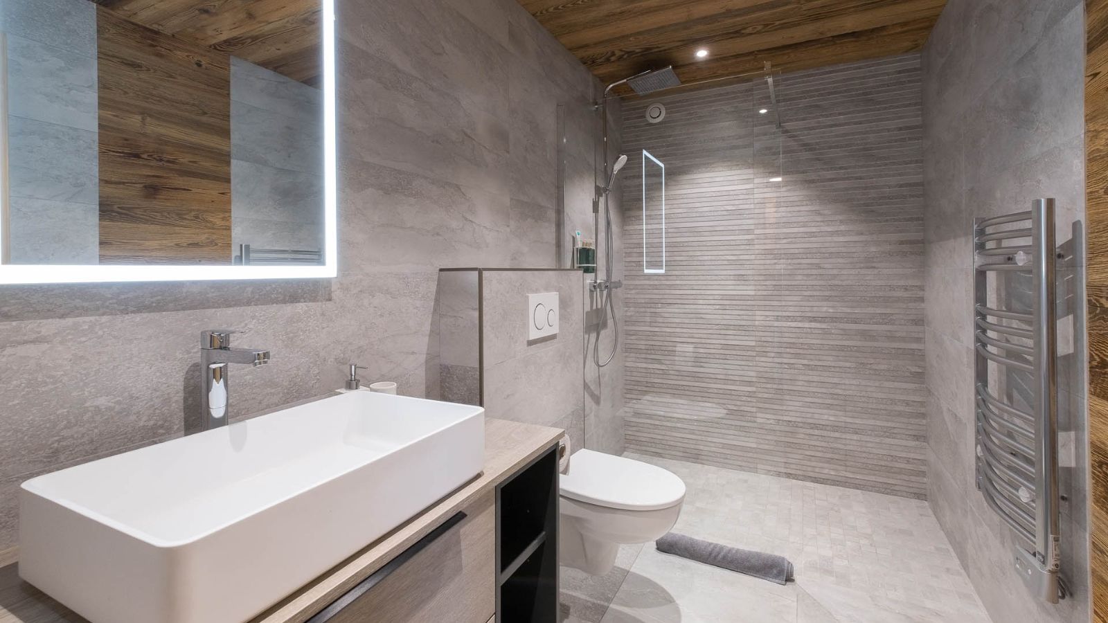 Luxury-Ski-Chalet-Chatel-Chalet-Spencer-Oxford-Ski-Bathroom2.jpg