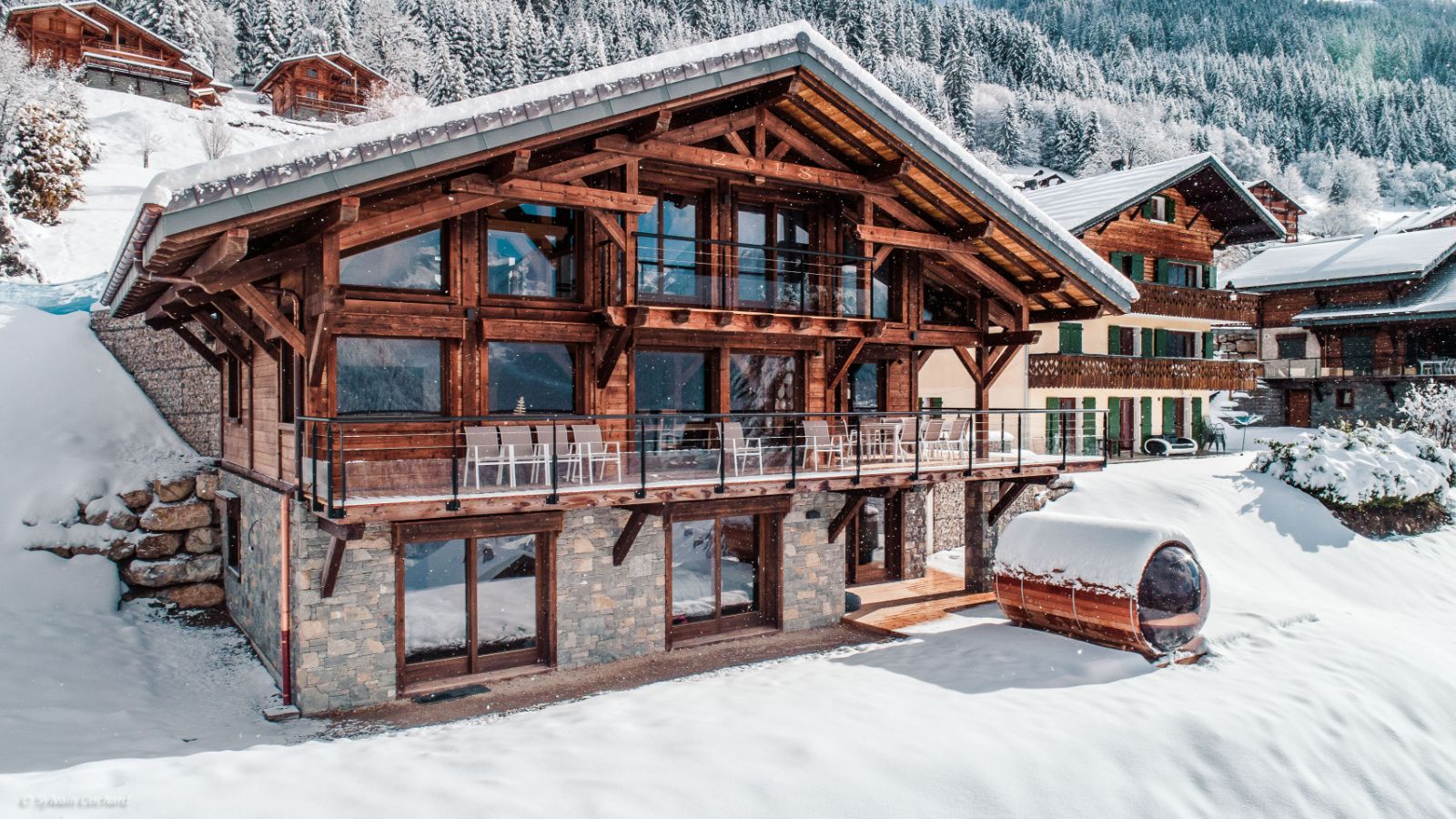 Luxury-Ski-Chalet-Chatel-Chalet-Spencer-Oxford-Ski-Exterior.jpg