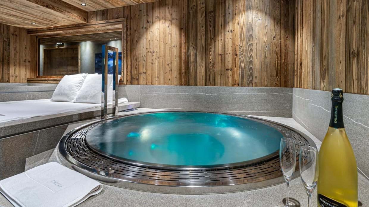 Luxury-Ski-Chalet-Megeve-Chalet-Orcia-Oxford-Ski-Hot-Tub.jpg