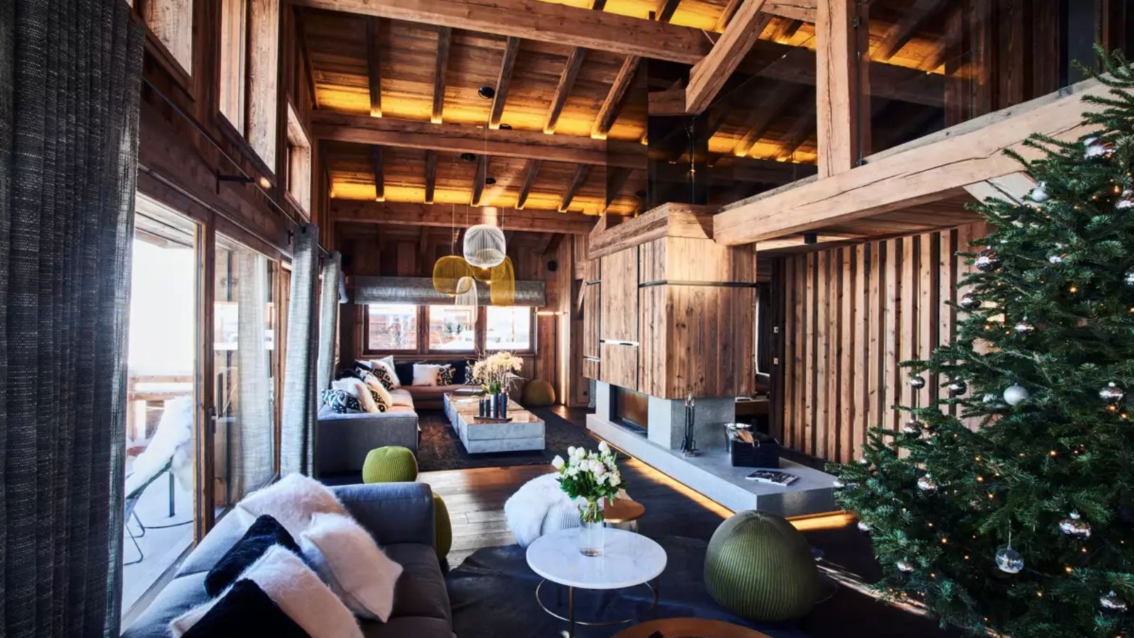 Luxury-Ski-Chalet-Megeve-Chalet-Orcia-Oxford-Ski-Lounge2.jpg