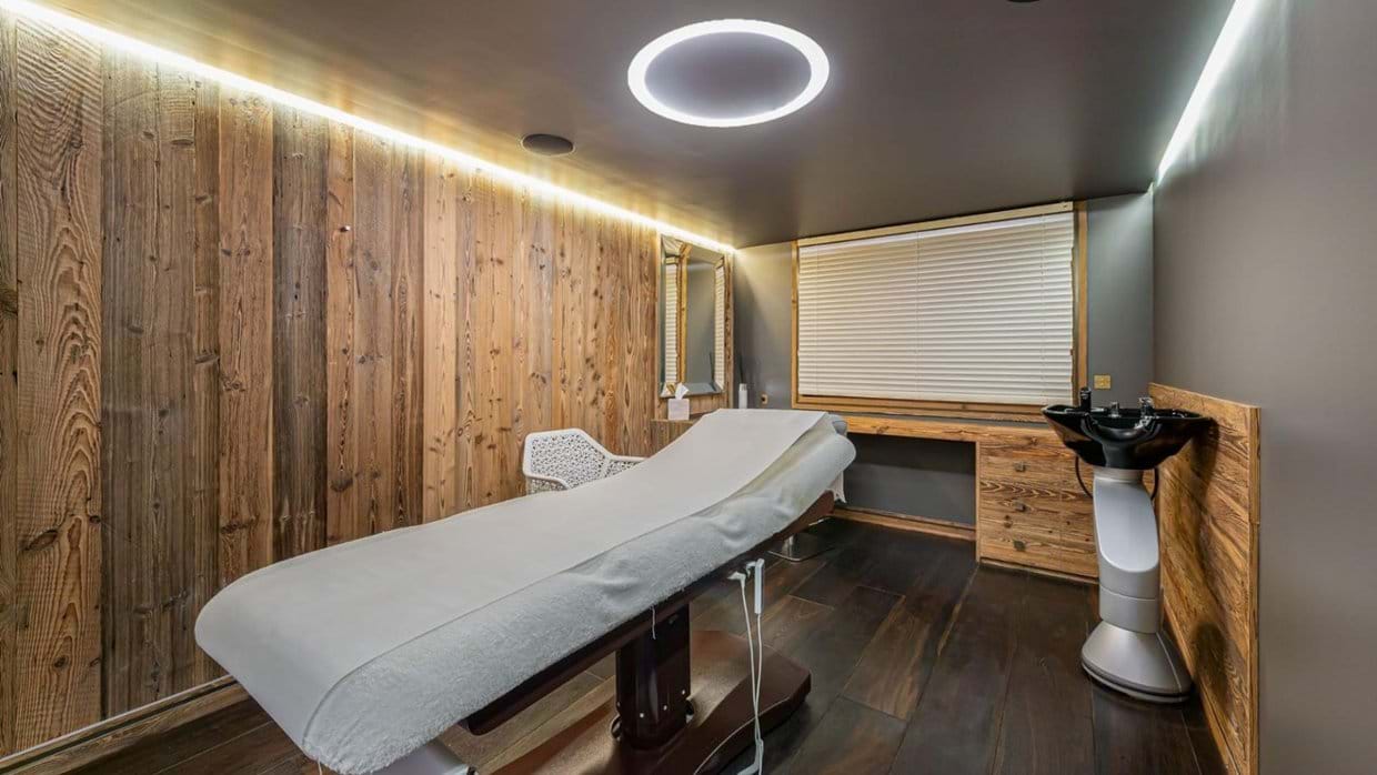 Luxury-Ski-Chalet-Megeve-Chalet-Orcia-Oxford-Ski-Massage-Room.jpg