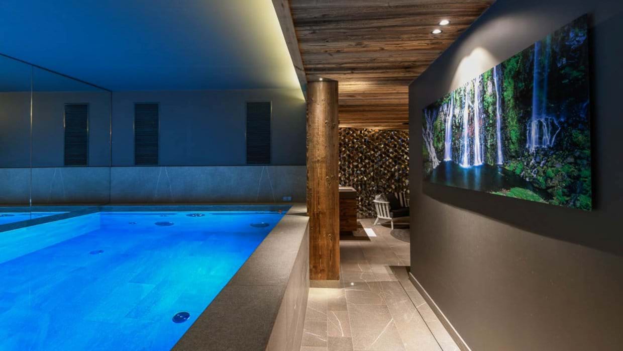 Luxury-Ski-Chalet-Megeve-Chalet-Orcia-Oxford-Ski-Pool2.jpg