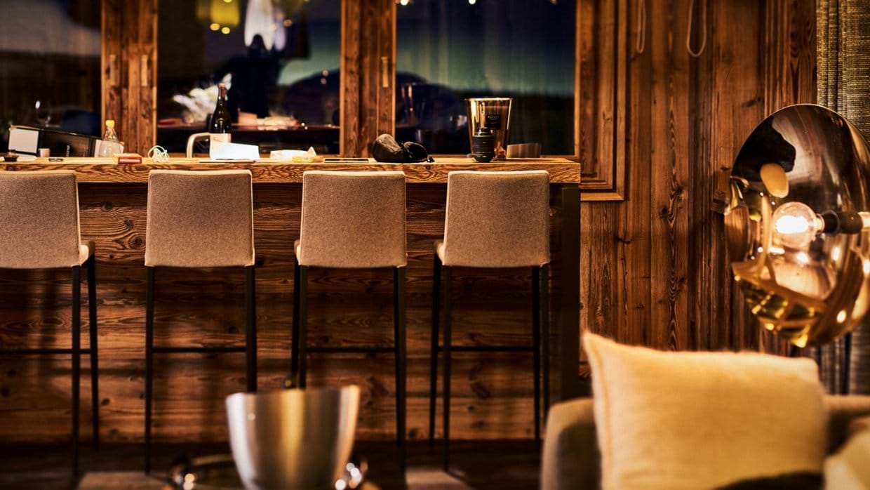 Luxury-Ski-Chalet-Megeve-Chalet-Orcia-Oxford-Ski-Bar.jpg