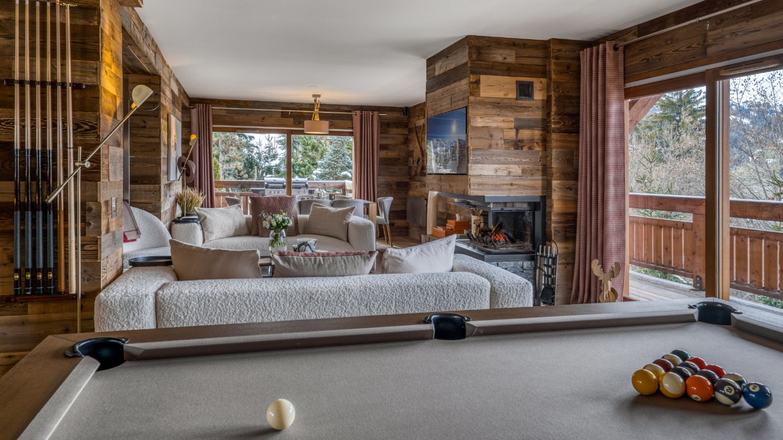 Luxury-Ski-Chalet-Megeve-Chalet-Gaia-Oxford-Ski-Pool-Table.jpg