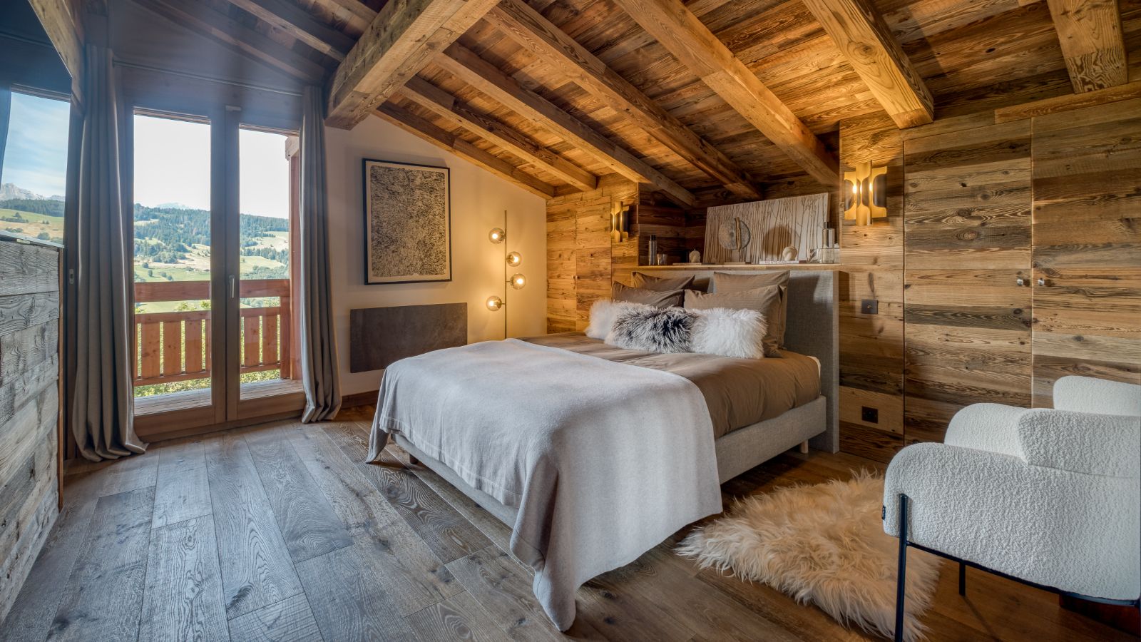 Luxury-Ski-Chalet-Megeve-Chalet-Gaia-Oxford-Ski-Bedroom (16).jpg