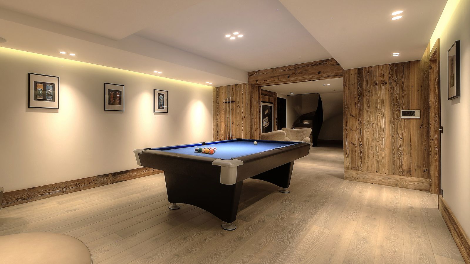 Luxury-Ski-Chalet-Megeve-Chalet-Kantaa-Oxford-Ski-Pool-Table.jpg