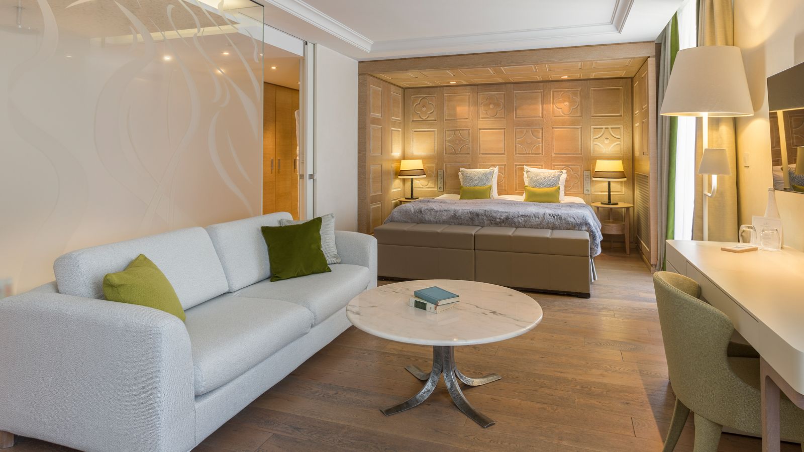 Luxury-Ski-Hotel-Chamonix-Hotel-Mont-Blanc-Oxford-Ski-Bedroom (14).jpg