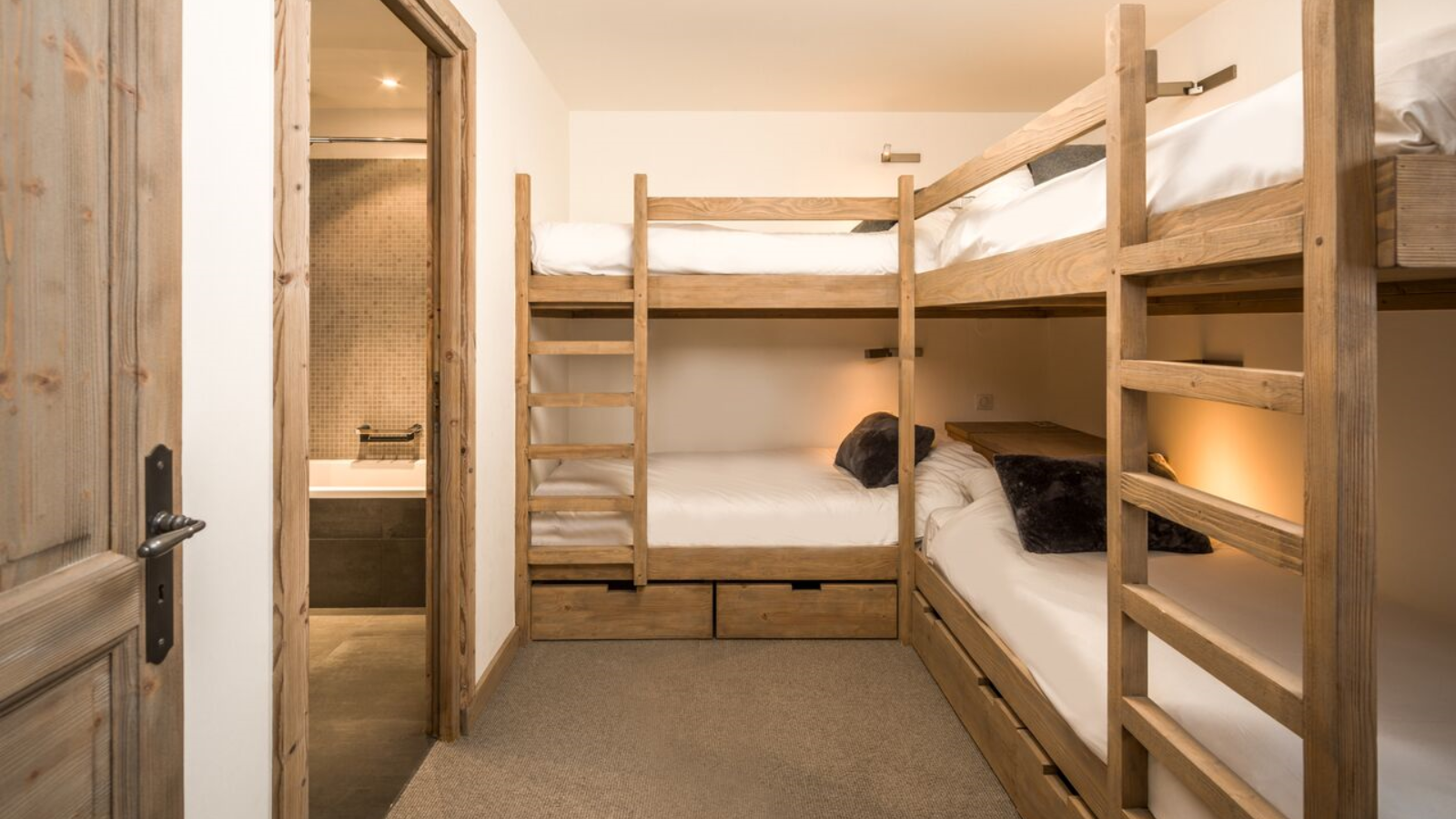 Luxury-Ski-Chalet-Meribel-Chalet-Marmottes-Oxford-Ski-Bunkroom.png