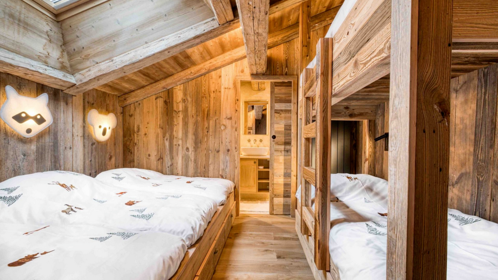 Luxury-Ski-Chalet-Megeve-Chalet-Bellevue-Oxford-Ski-Bunkroom.png