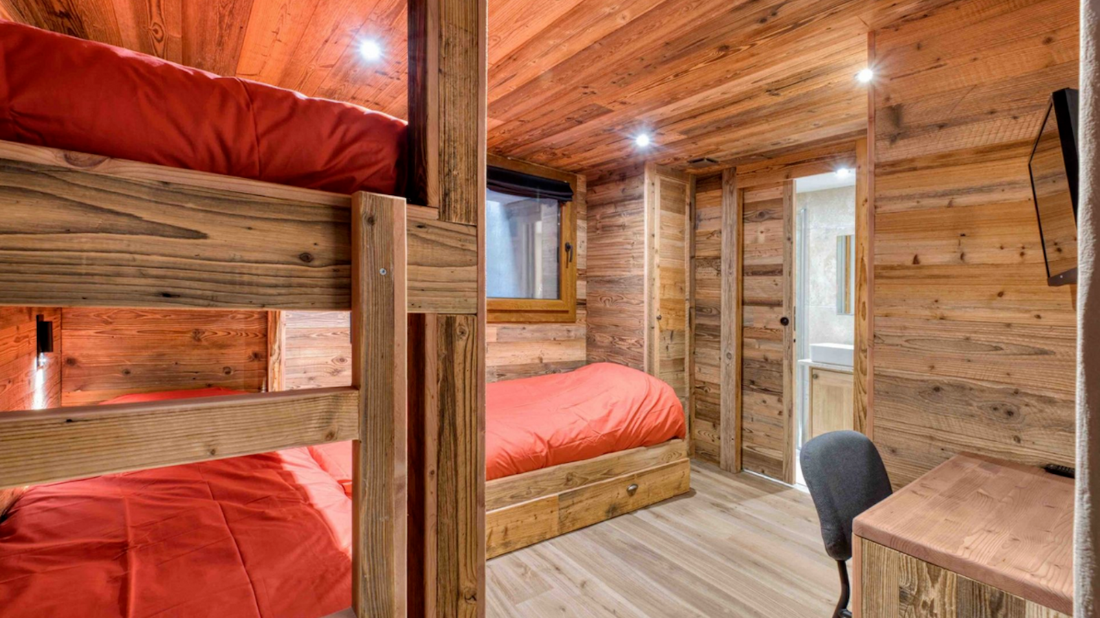 Luxury-Ski-Chalet-Megeve-Chalet-Bellevue-Oxford-Ski-Bunkroom2.png
