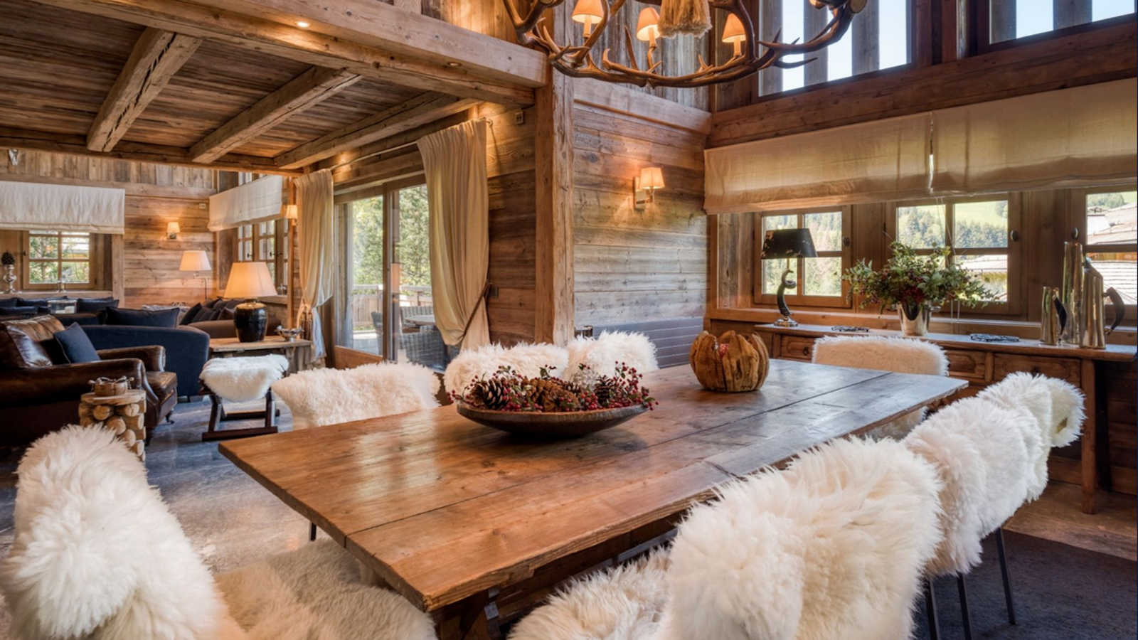 Luxury-Ski-Chalet-Megeve-Chalet-Bellevue-Oxford-Ski-Dining.png