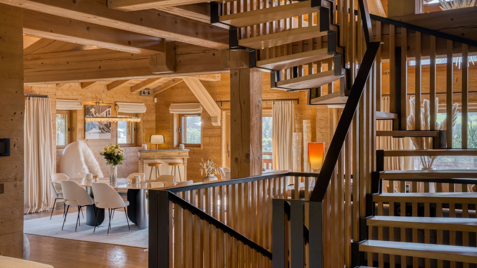 Luxury-Ski-Chalet-Megeve-Chalet-Atlas-Oxford-Ski-Hall.jpg