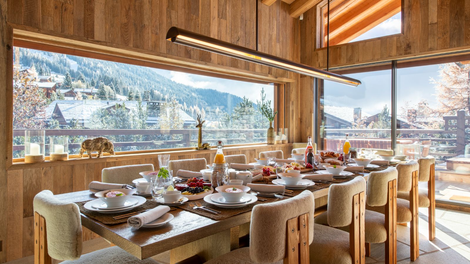 Luxury-Ski-Chalet-Verbier-Chalet-Vicuna-Oxford-Ski-Dining2.jpg