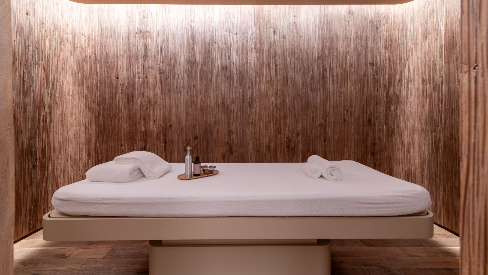 Luxury-Ski-Chalet-Verbier-Chalet-Vicuna-Oxford-Ski-Massage.jpg
