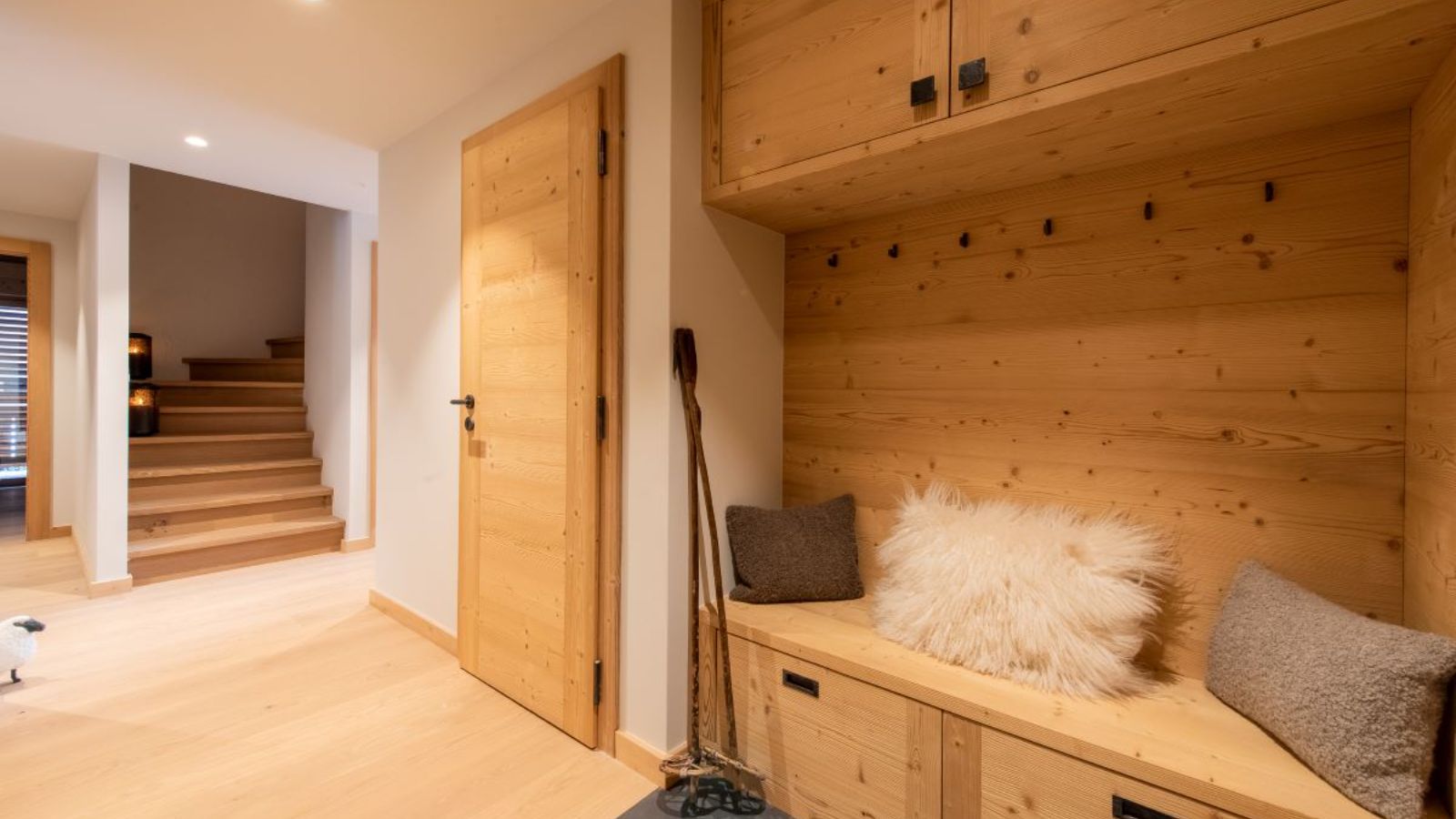 Luxury Ski Chalet - Verbier - Grand Paradiso - Oxford Ski - Hallway.jpg