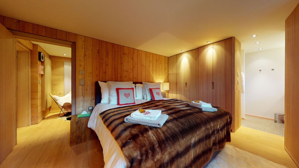 Luxury ski chalet  - Verbier - Les Moulins - Oxford Ski - Double room 2.jpg