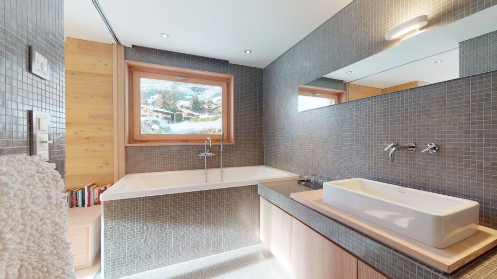 Luxury ski chalet  - Verbier - Les Moulins - Oxford Ski - En suite 2.jpg