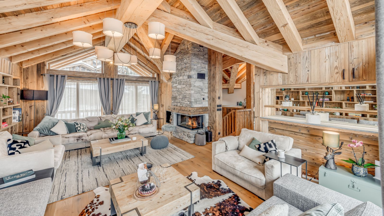 Luxury-Ski-Chalet-Val-d-Isere-Chalet-Juno-Oxford-Ski-Lounge.jpg
