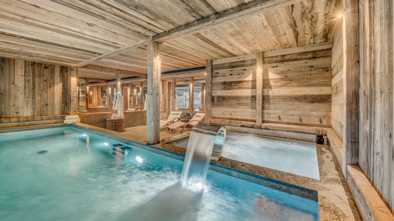 Luxury-Ski-Chalet-Val-d-Isere-Chalet-Juno-Oxford-Ski-Pool3.jpg
