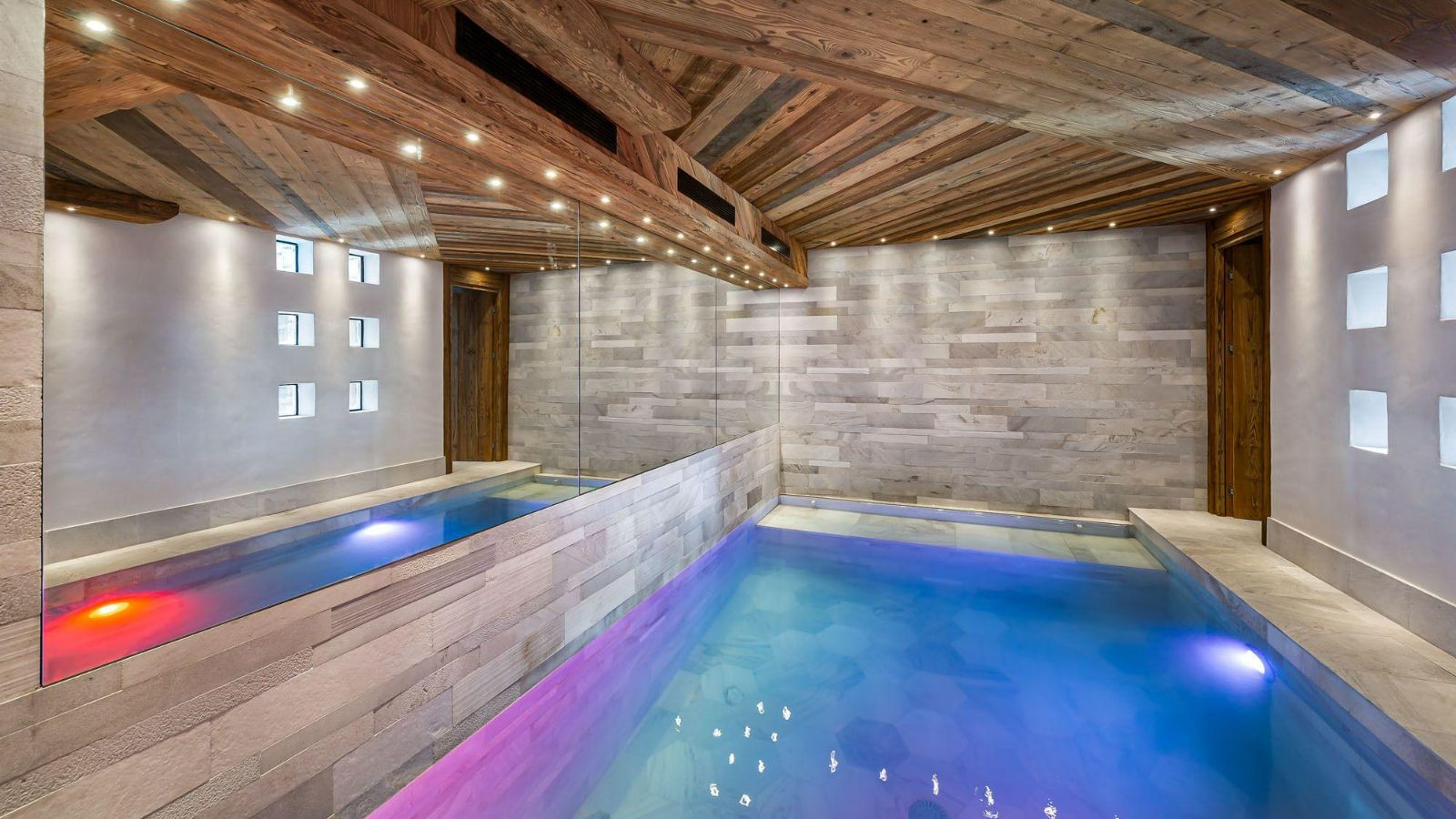 Luxury-ski-chalet-valdisere-chaletangelus1-oxford-ski-pool.jpg
