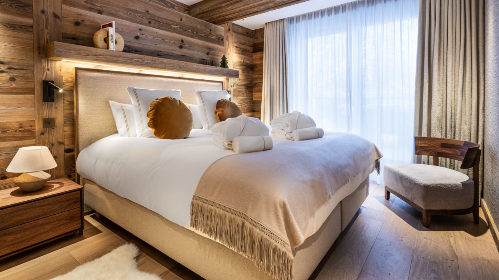 Luxury-Ski-Chalet-Val-d-Isere-Silverstone-Lodge-Deluxe-No-2-Bedroom (6).jpg
