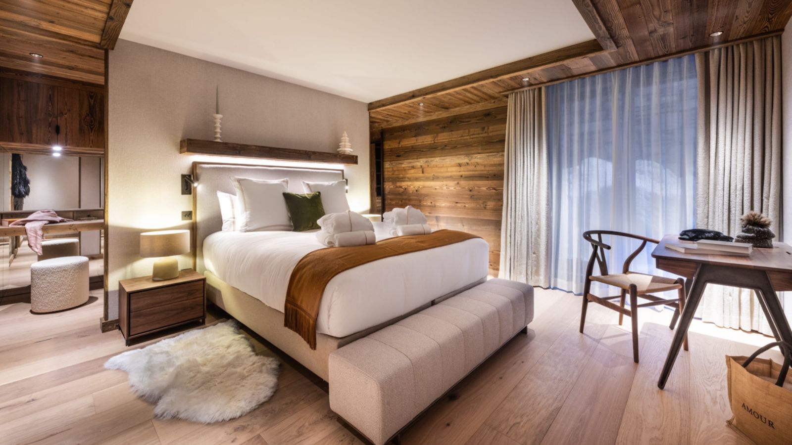 Luxury-Ski-Chalet-Val-d-Isere-Silverstone-Lodge-Deluxe-No-2-Bedroom (13).jpg