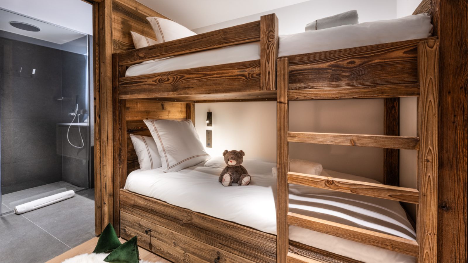 Luxury-Ski-Chalet-Val-d-Isere-Silverstone-Lodge-Deluxe-No-2-Bunkroom.jpg