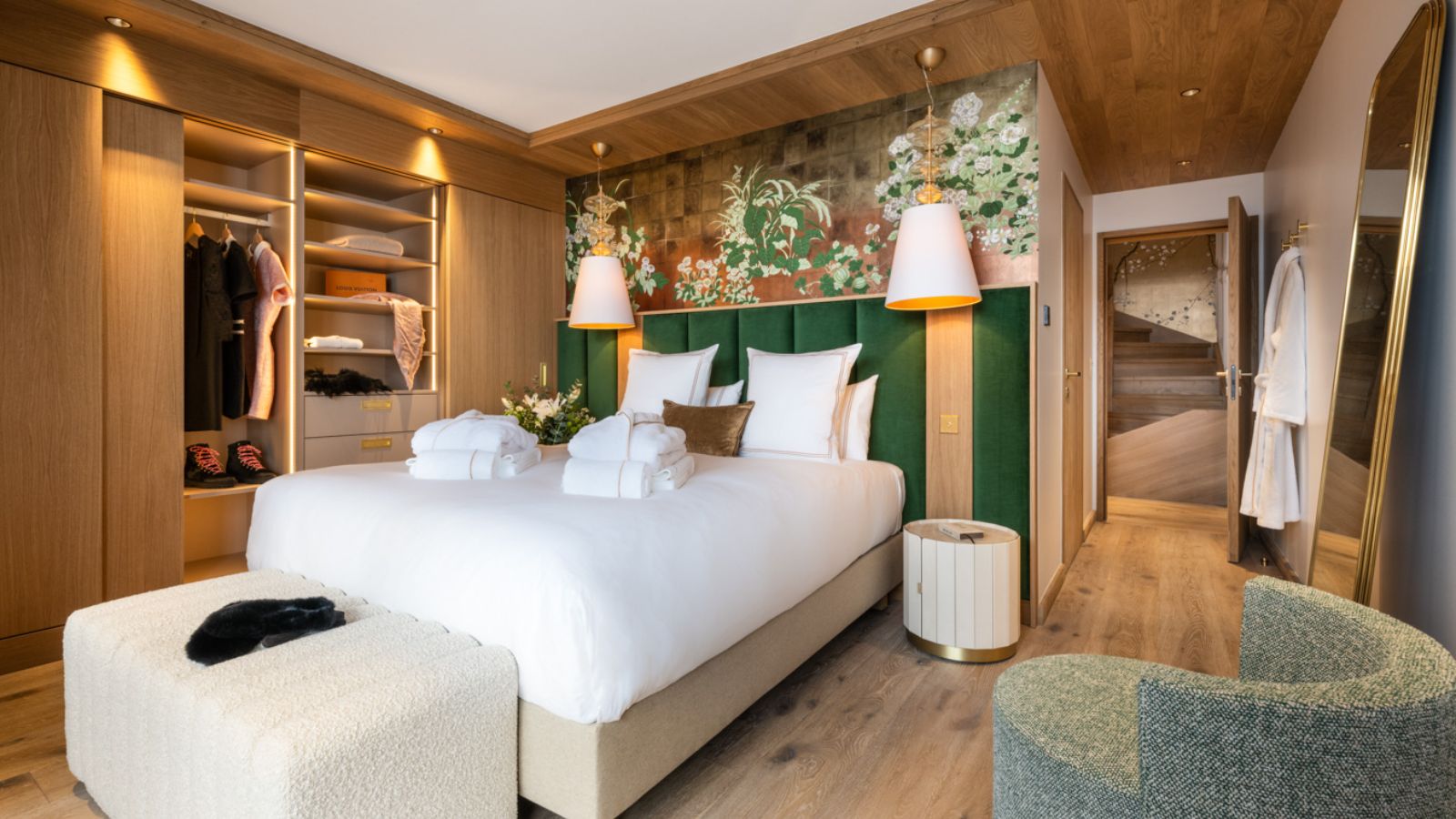 Luxury-Ski-Chalet-Val-d-Isere-Silverstone-Lodge-Prestige-No-5-Oxford-Ski-Bedroom (6).jpg