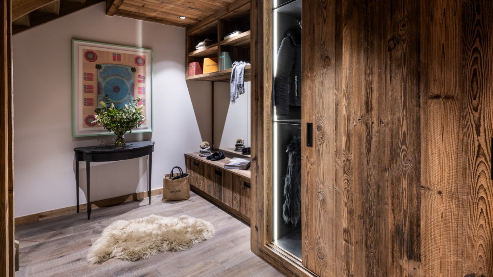 Luxury-Ski-Chalet-Val-d-Isere-Silverstone-Lodge-Suite-6-Oxford-Ski-CLoset.jpg