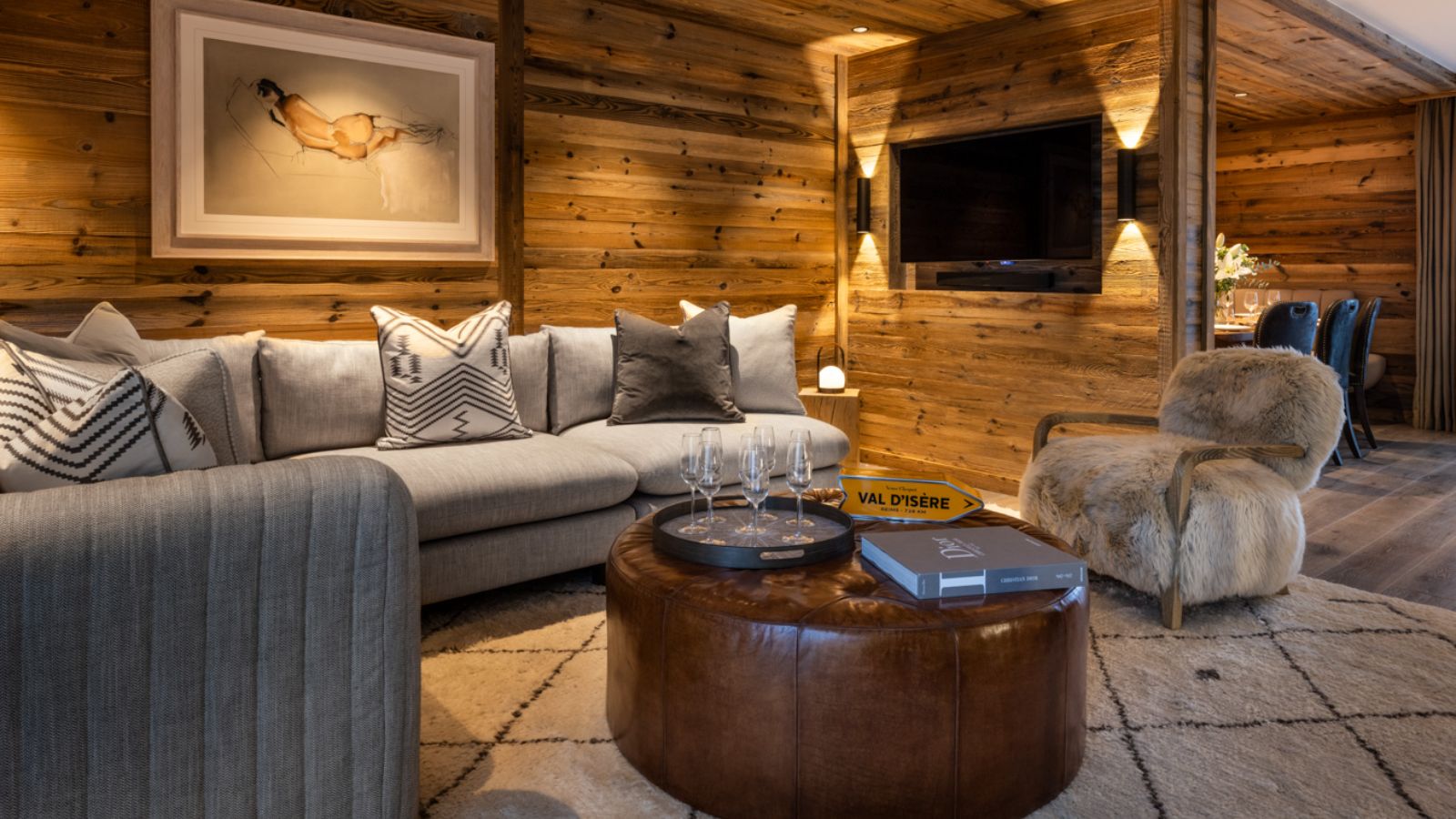 Luxury-Ski-Chalet-Val-d-Isere-Silverstone-Lodge-Suite-6-Oxford-Ski-Longe2.jpg