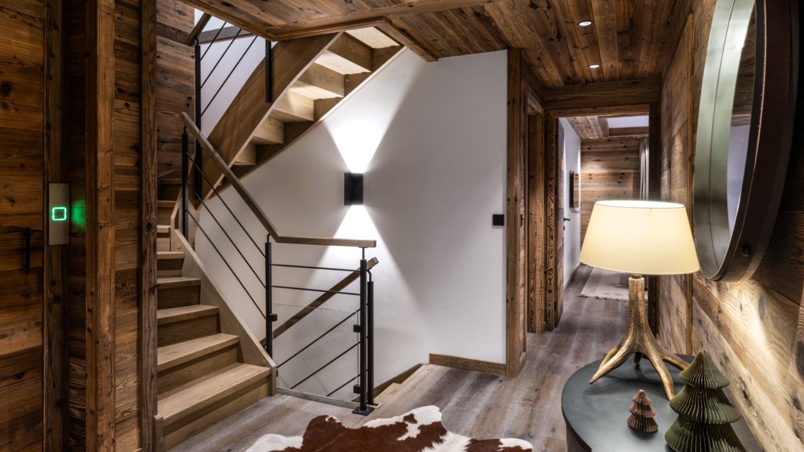 Luxury-Ski-Chalet-Val-d-Isere-Silverstone-Lodge-Suite-6-Oxford-Ski-Stairs.jpg