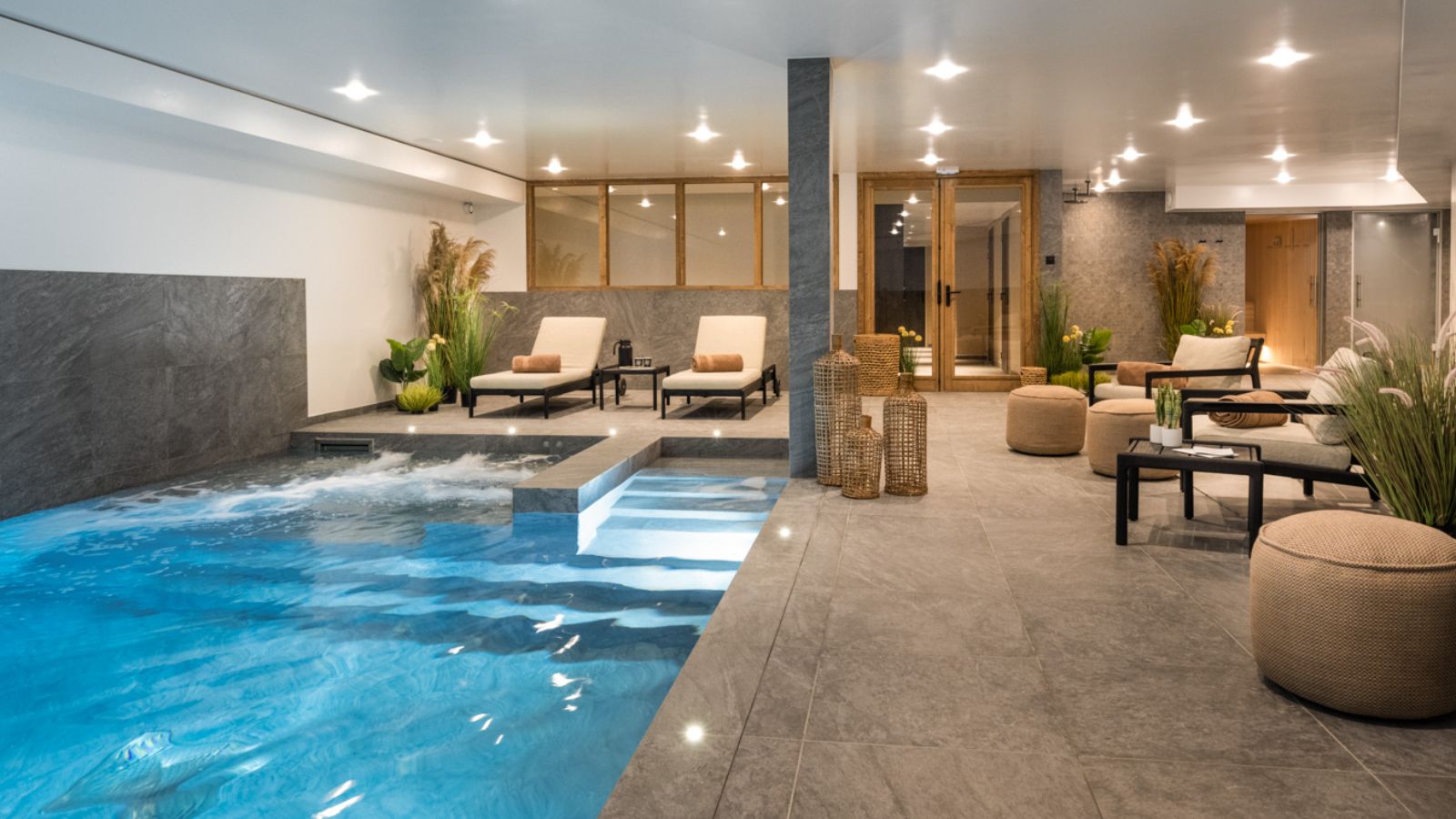 Luxury-Ski-Chalet-Meribel-Falcon-Lodge-Oxford-Ski-Pool.jpg