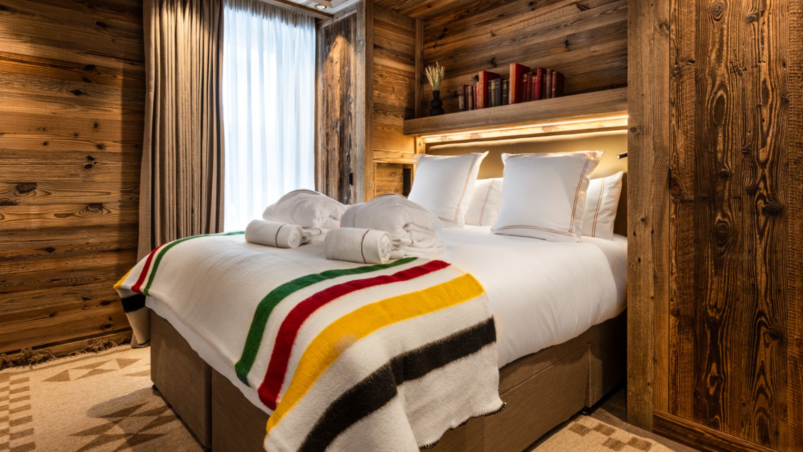 Luxury-Ski-Chalet-Val-d-Isere-Silverstone-Lodge-Suite-6-Oxford-Ski-Bedroom (2).jpg