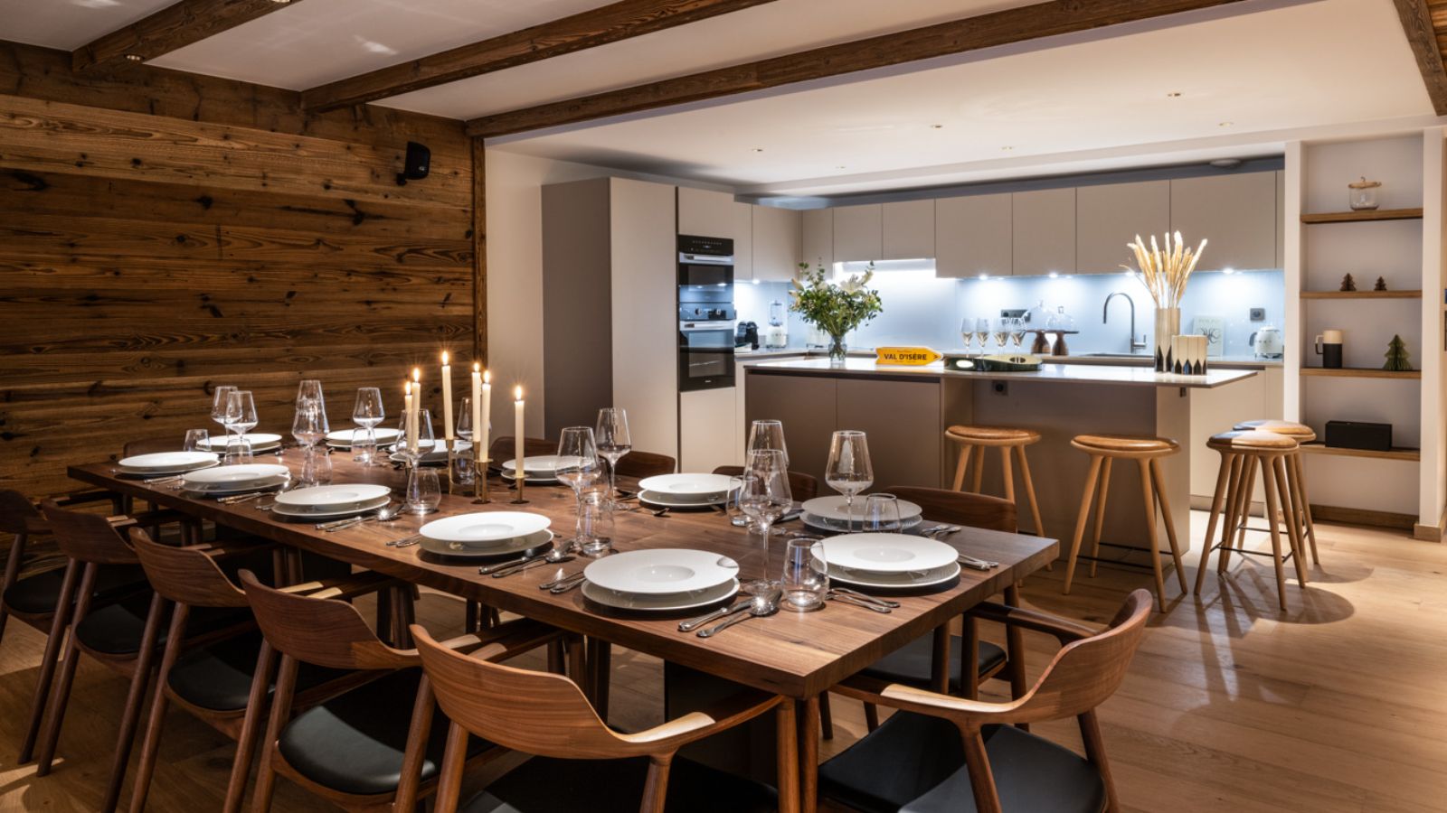 Luxury-Ski-Chalet-Val-d-Isere-Silverstone-Lodge-Deluxe-No-2-Dining.jpg