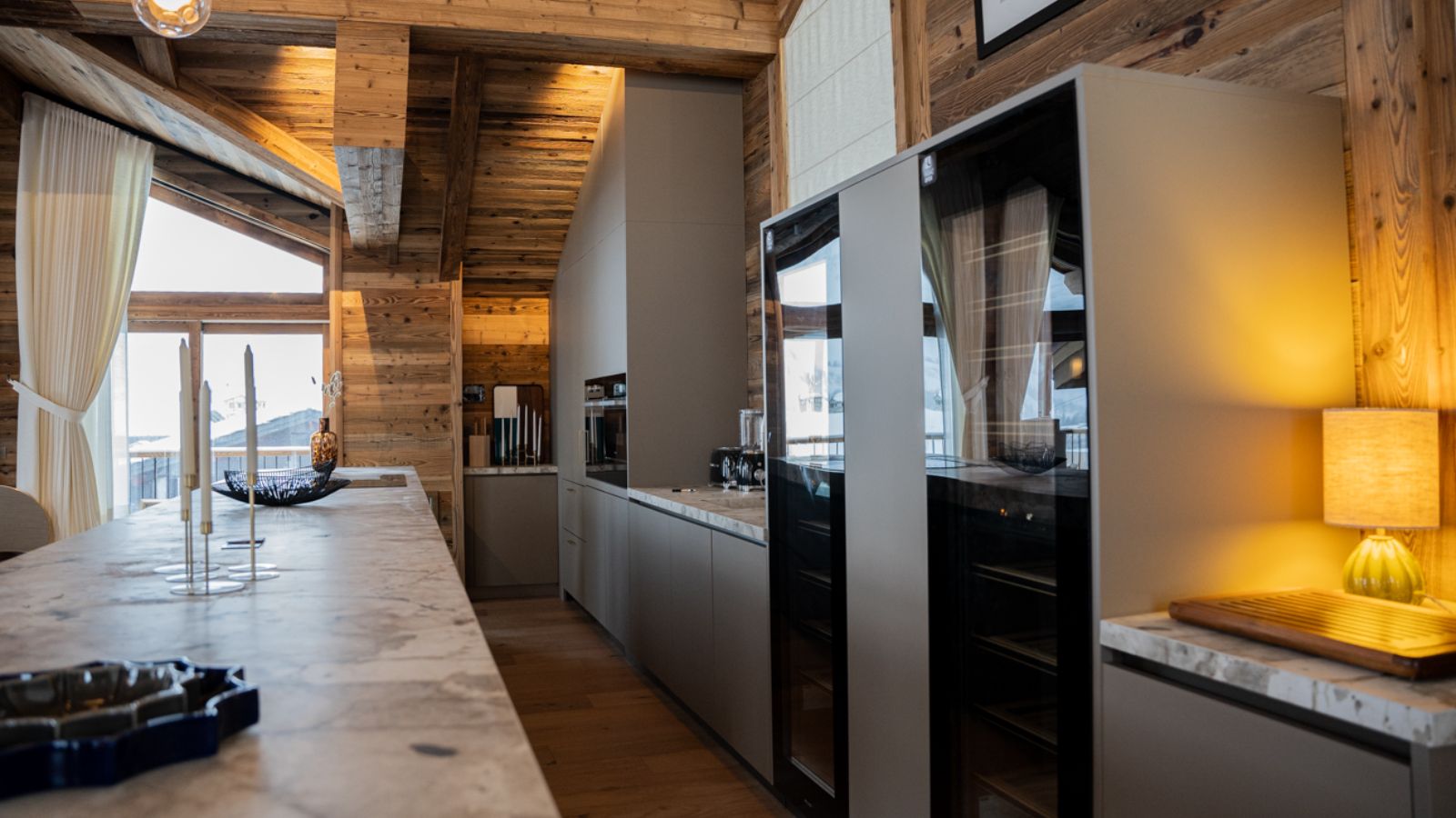 Luxury-Ski-Chalet-Val-D-Isere-Silverstone-Lodge-7-Oxford-Ski-Kitchen.jpg
