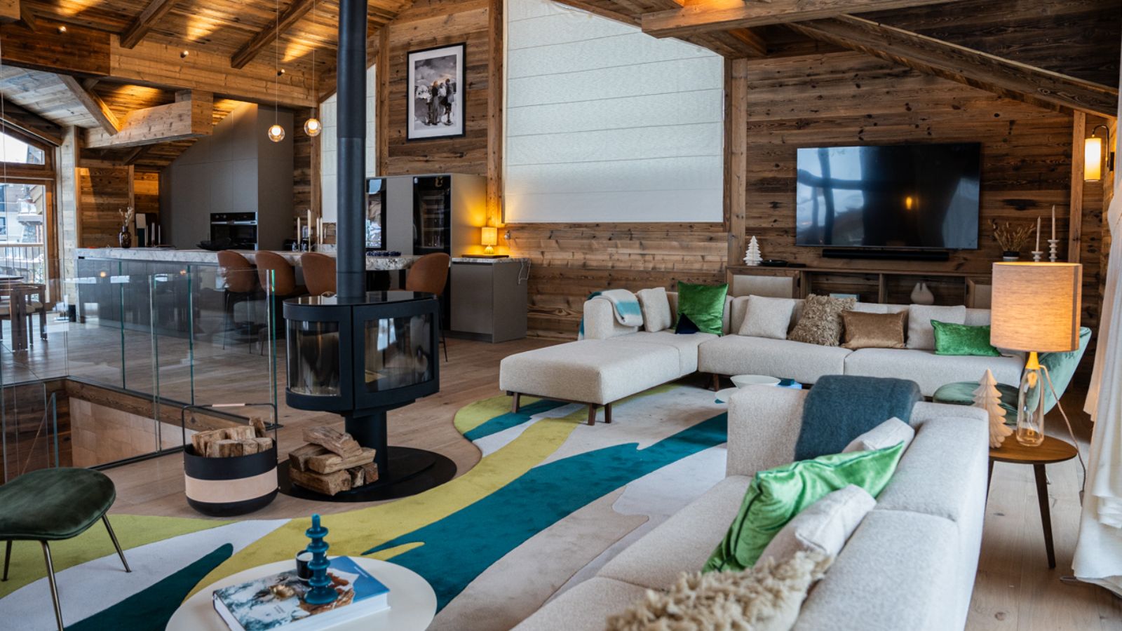 Luxury-Ski-Chalet-Val-D-Isere-Silverstone-Lodge-7-Oxford-Ski-Lounge.jpg