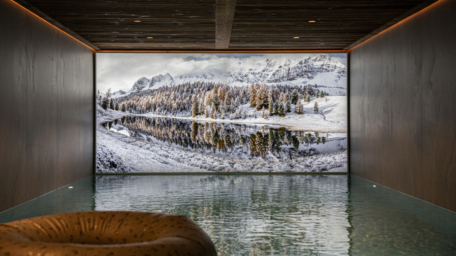 Luxury-Ski-Chalet-Val-D-Isere-Silverstone-Lodge-7-Oxford-Ski-Pool2.jpg