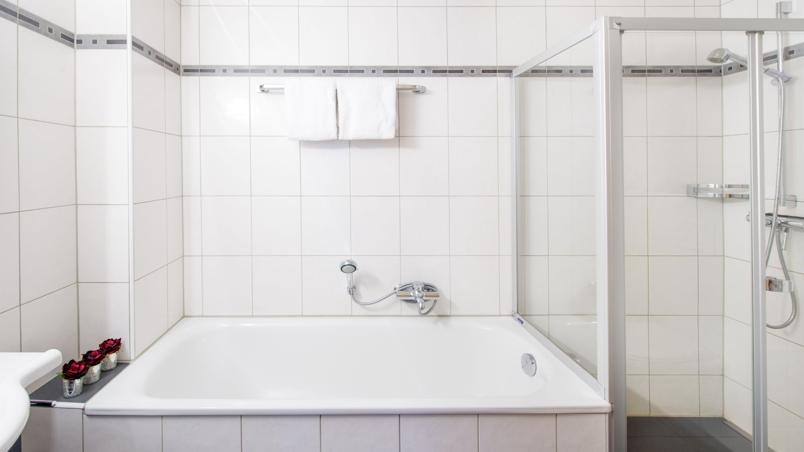 Luxury-ski-chalet-zermatt-vieux moulin-oxford-ski-bathroom.jpg