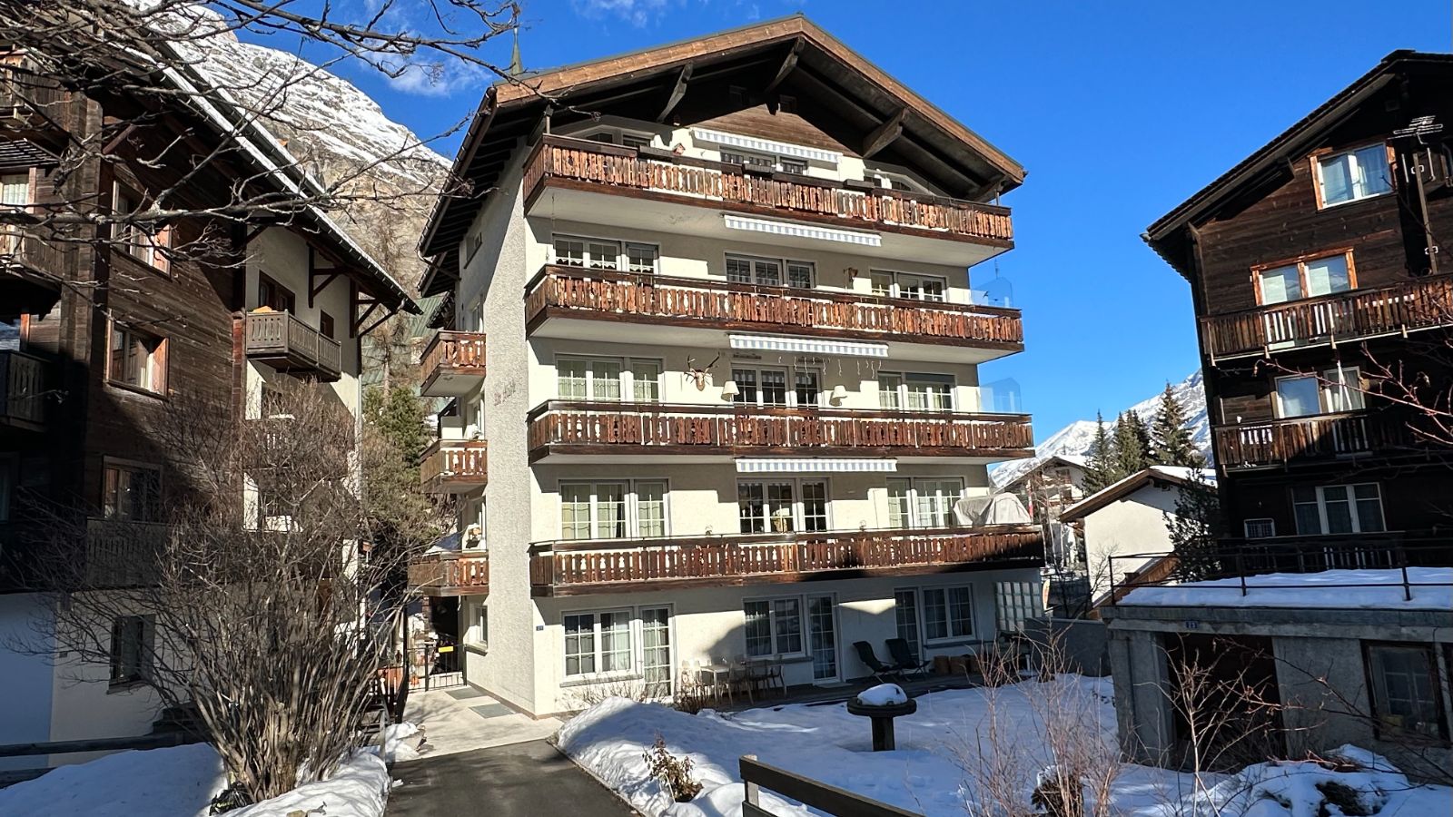 Luxury-ski-chalet-zermatt-vieux moulin-oxford-ski -exterior snow.jpg