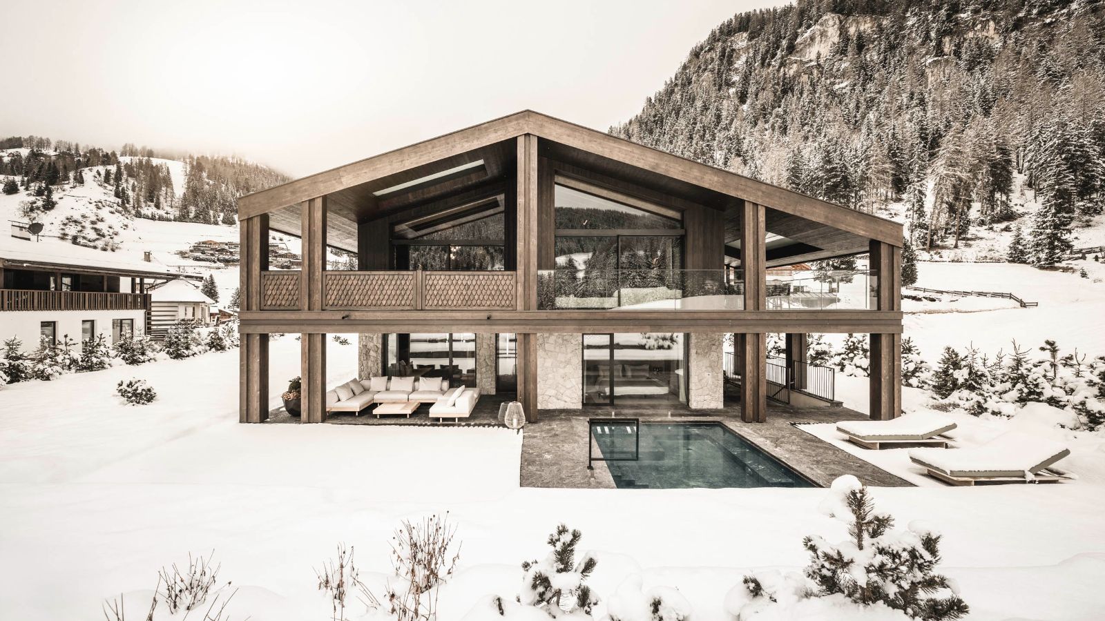 Luxury-Ski-Chalet-Selva-Chalet-Alpurio-Oxford-Ski-Exterior1.jpg